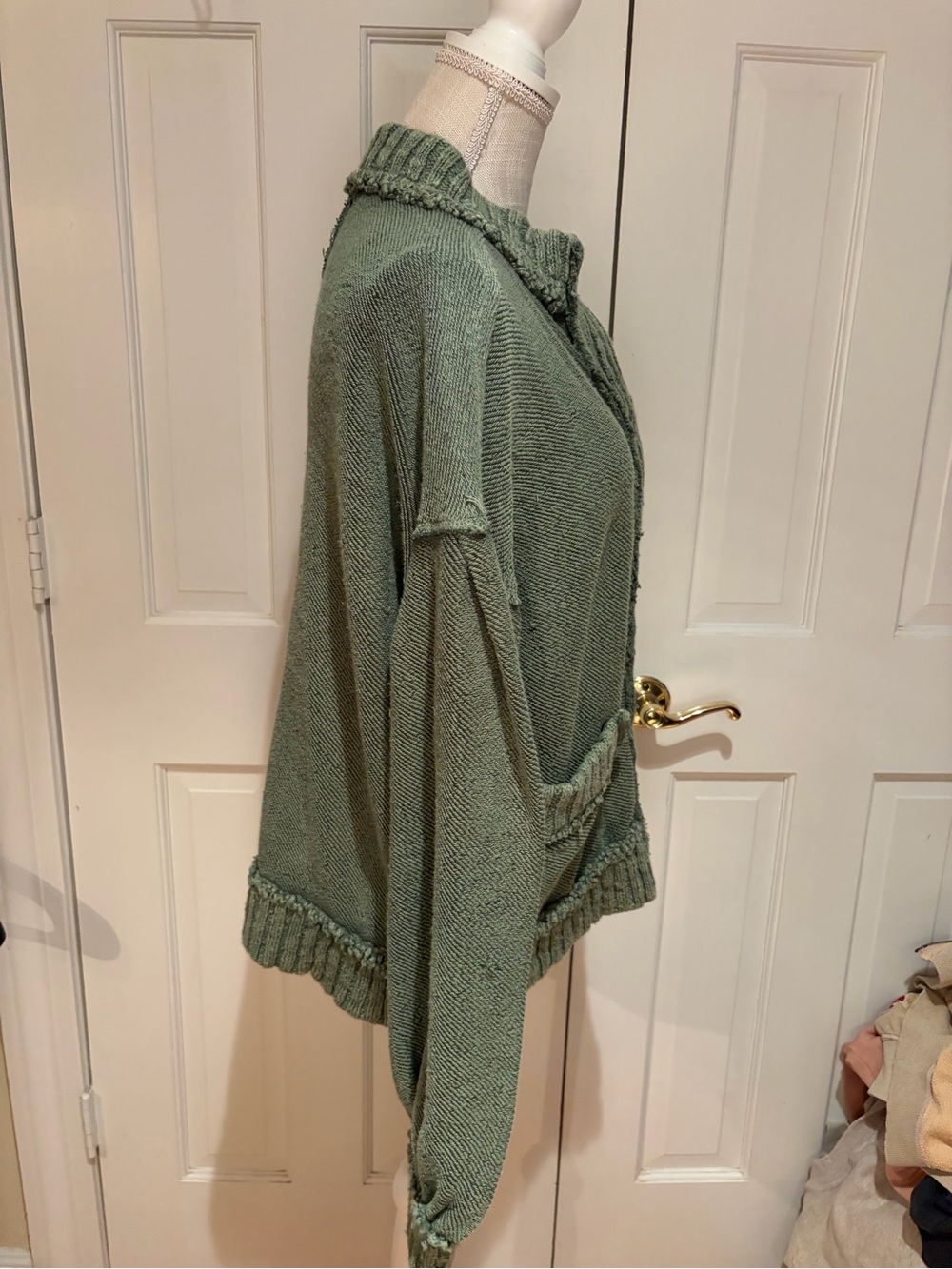 Free People Cute in this Cardi. NWT. Size M - Picture 7 of 11